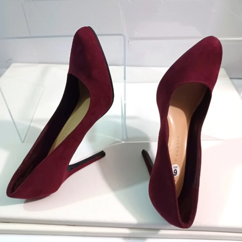LC Lauren Conrad Slip-on Pumps, Size:9M, Color: Burgundy
